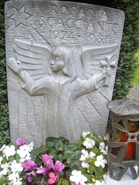 Kindergrab in Grenchen IMGP3817